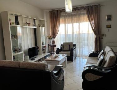 Apartment with Lake View