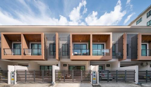 Three-Bedroom Townhouse