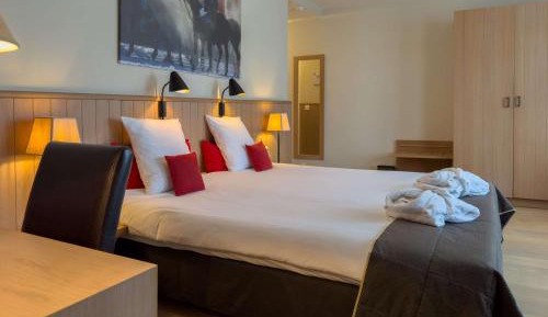 Deluxe Family Suite