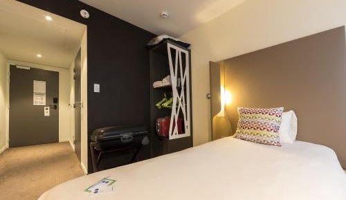 1 Double Bed 1 Single Bed - Room Next Generation