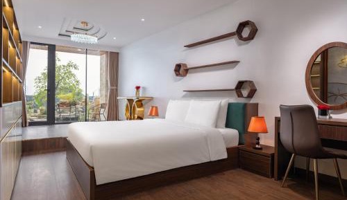 Suite with Garden View