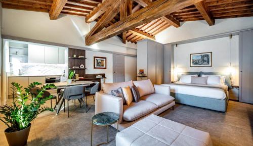 Deluxe King Suite