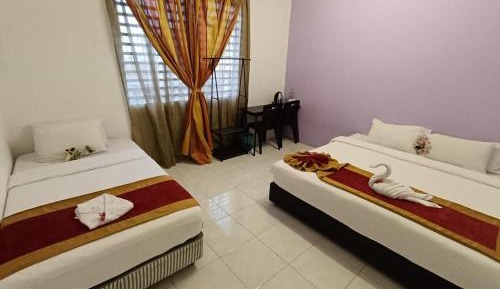 Economy Quadruple Room with Shared Bathroom