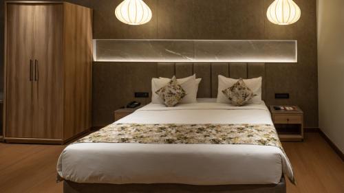 King Room with Balcony