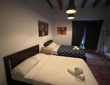 Quadruple Room with Shared Bathroom