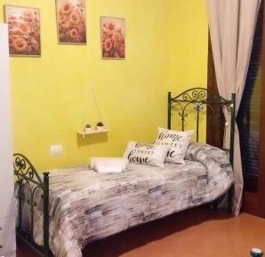 Standard Twin Room with Shared Bathroom