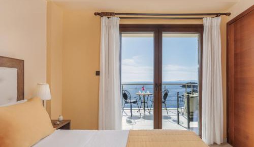 Superior Double Room with Balcony and Sea View