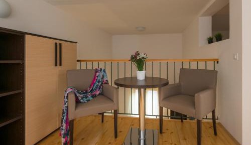 Duplex Apartment (8 Adults)