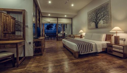 Superior Suite with Sea View ( 10% off on Food & Beverage) 