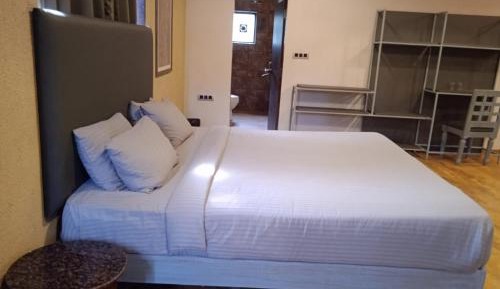 Suite with Hot Tub