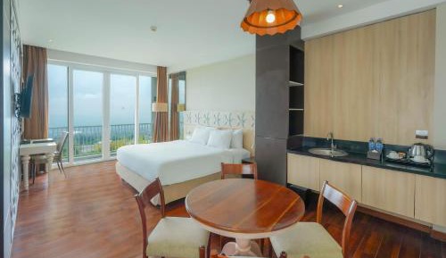 Junior Suite with Balcony