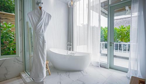 Sunset Beach Pool Suite with Thari Tree Top Breakfast Experience & 50% off Return Transfers for minimum 3 nights' stay from 03 June 2025 to 31 Oct 2025, 20% off Spa & 10% off Excursions