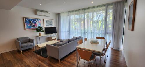 Executive Deluxe Three-Bedroom Apartment