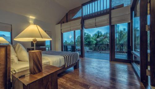 Water Chalet (10% off on Food & Beverage) 