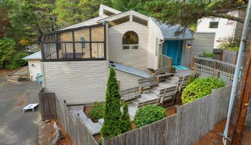 Four-Bedroom Holiday Home