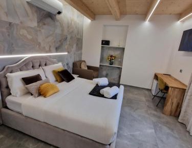 Standard King Room
