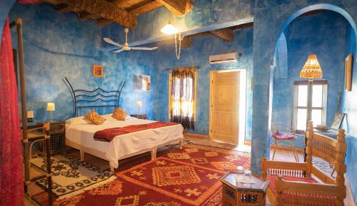 Deluxe Double Room (2 Adults + 1 Child)