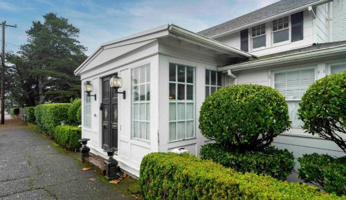 Four-Bedroom Holiday Home
