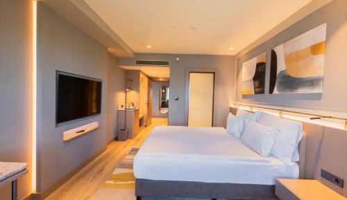 King Suite with Spa Bath