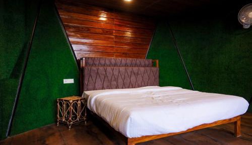 Suite with Garden View