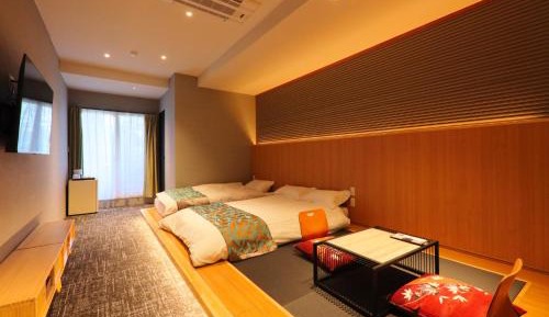 Quadruple Room with Private Bathroom