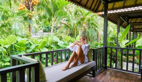 Deluxe Bungalow with Garden View