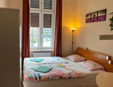 Double Room with Street View