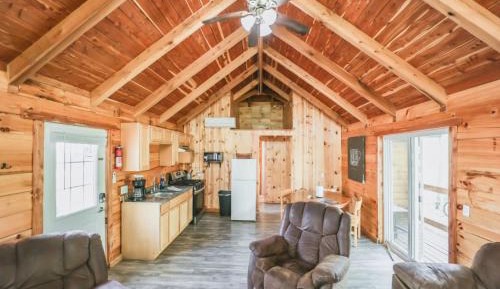 Shady Pines Cabin 5
