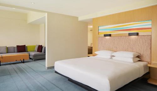 Sweet Suite, Suite, 1 King, Garden view