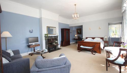 Superior King Room with Private Bathroom