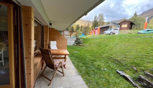 Studio with Mountain View