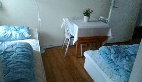 Basic Triple Room with Shared Bathroom