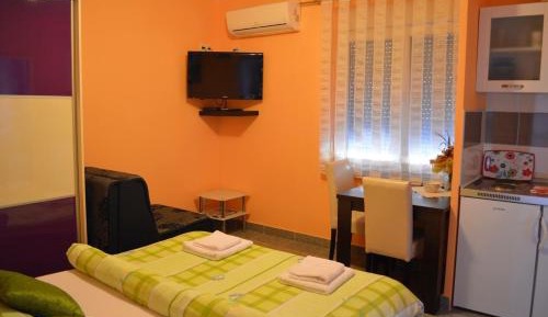 Studio (2 Adults)