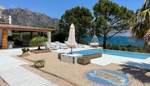Villa - Beach Front