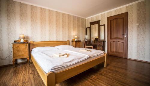Basic Double Room with Private Bathroom