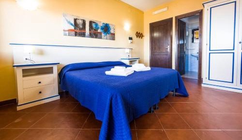 Double or Twin Room with Sea View