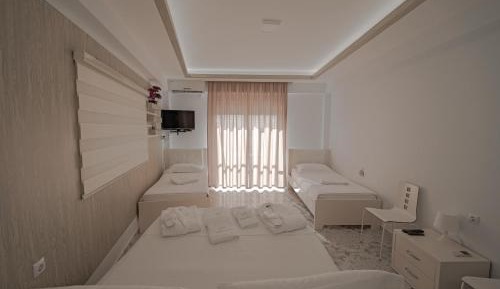 Deluxe Studio