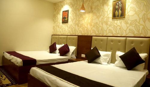 Deluxe Family Room