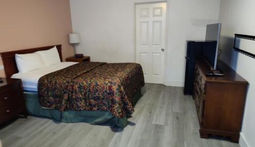 Queen Room