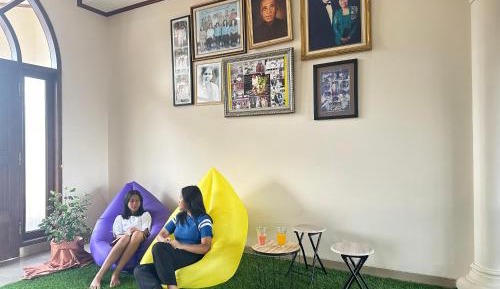 Deluxe Room (2 Adults + 1 Child)