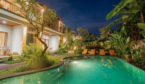 King Suite with Pool View