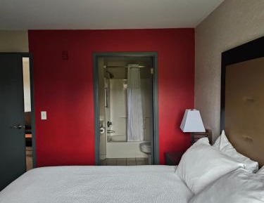 One-Bedroom King Suite - Non-Smoking
