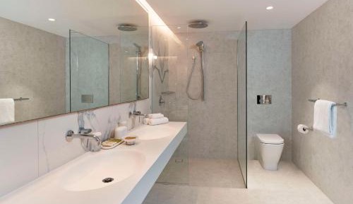 Premier King Suite