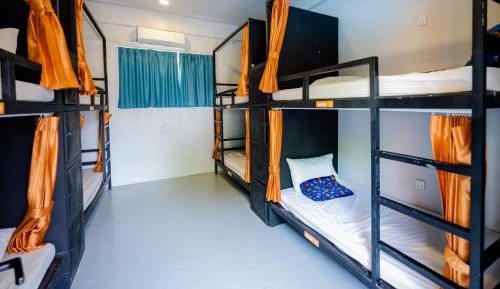 Bed in 8-Bed Mixed Dormitory Room