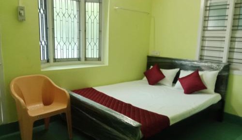 Deluxe Double Room (2 Adults + 1 Child)