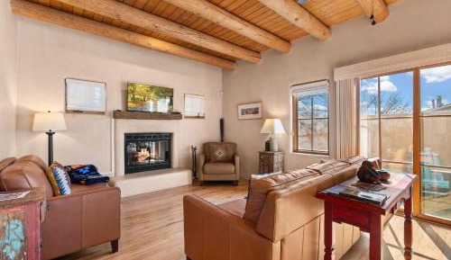 Three-Bedroom Holiday Home 