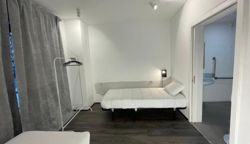 Twin Room with Private Bathroom - Disability Access
