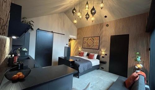 Deluxe King Room