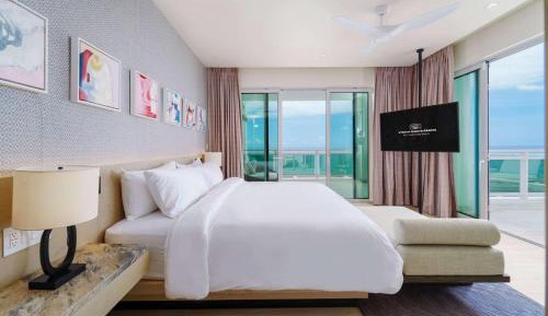 One-Bedroom Ember Suite with Two Balconies