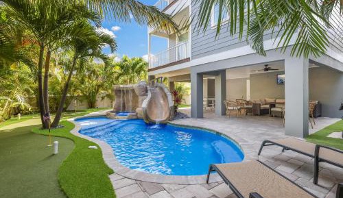 Seven-Bedroom Holiday Home